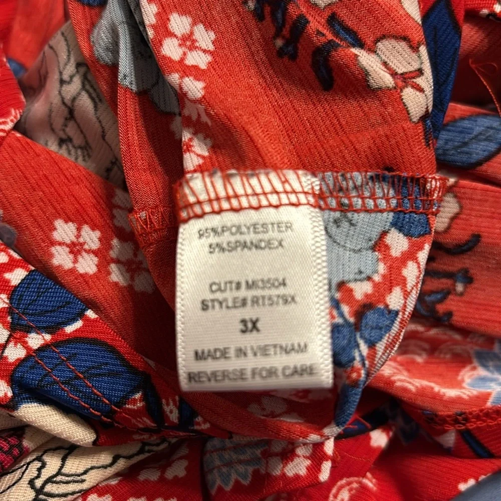 Misia Plus Floral Top - Picture 8 of 8